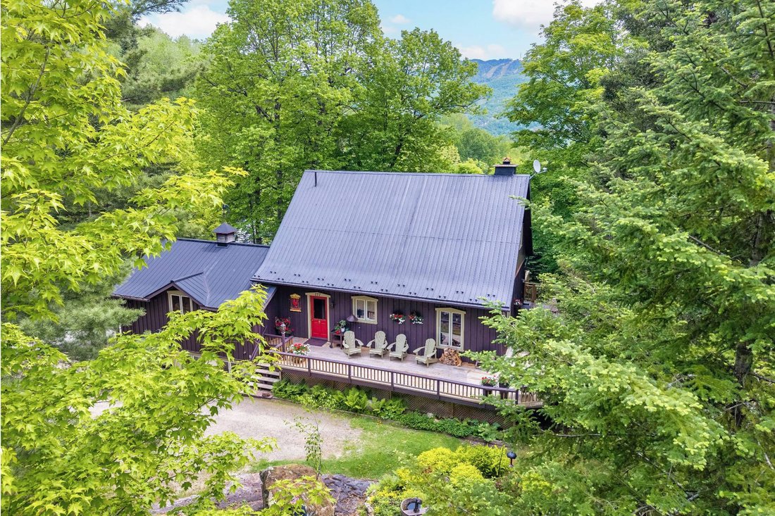 House in Mont-Tremblant, Quebec, Canada 1 - 17703129