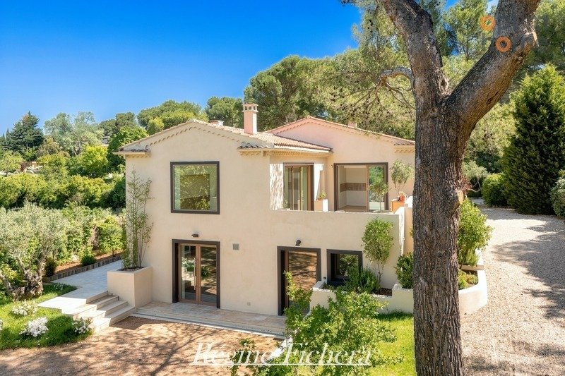 House in Est-Repentance-Les Trois Bons Dieux, Aix-en-Provence, France 2 - 17962190