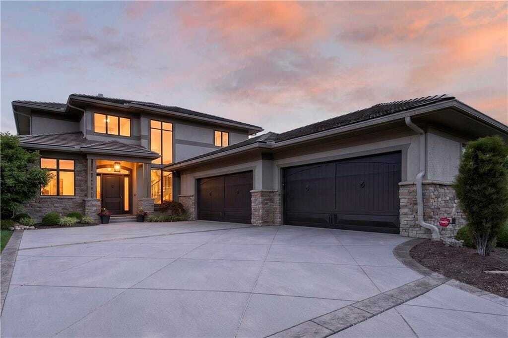 House in Overland Park, Kansas, United States 1 - 18104321
