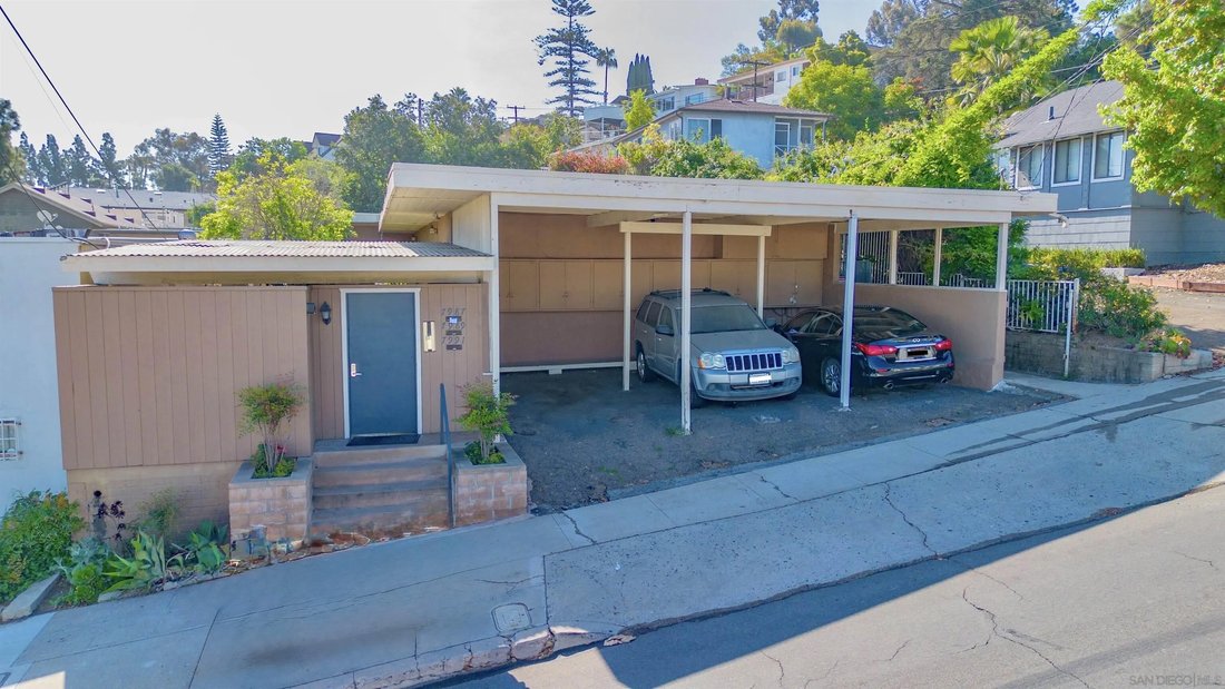 La Mesa, California, United States 1 - 18102771
