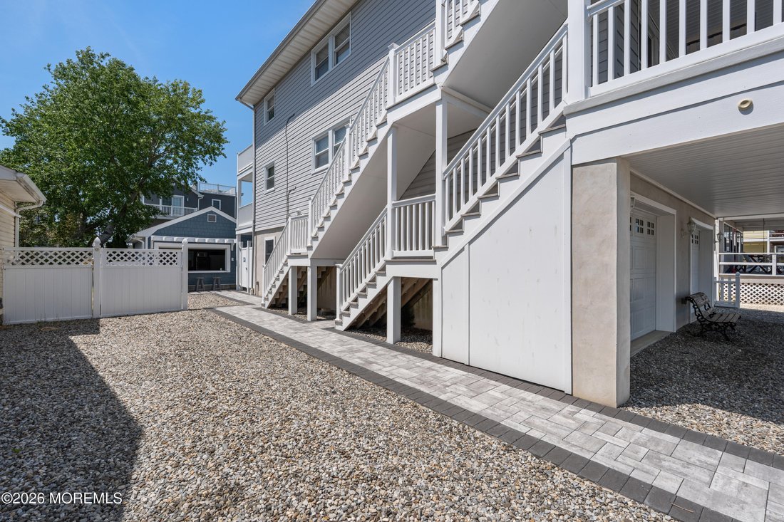 House in Ship Bottom, New Jersey, United States 3 - 18108321