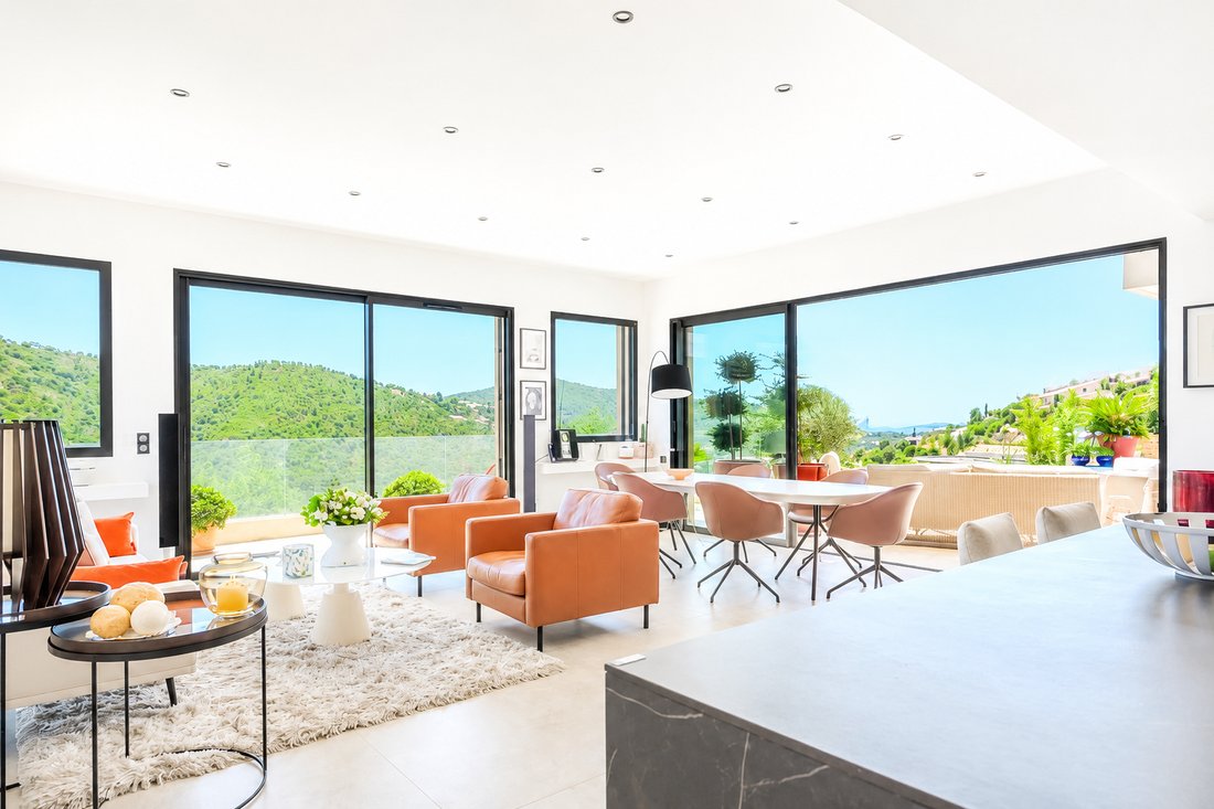 Villa in La Londe-les-Maures, Provence-Alpes-Côte d'Azur, France 5 - 17929730