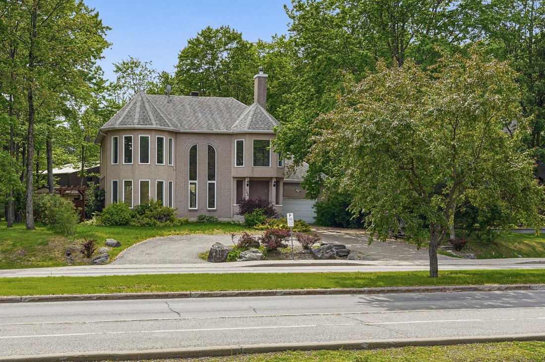 House in Lorraine, Quebec, Canada 2 - 18103324
