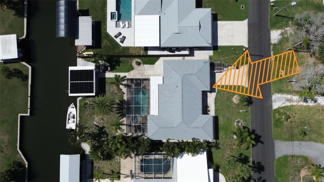 House in Englewood, Florida, United States 3 - 18081080