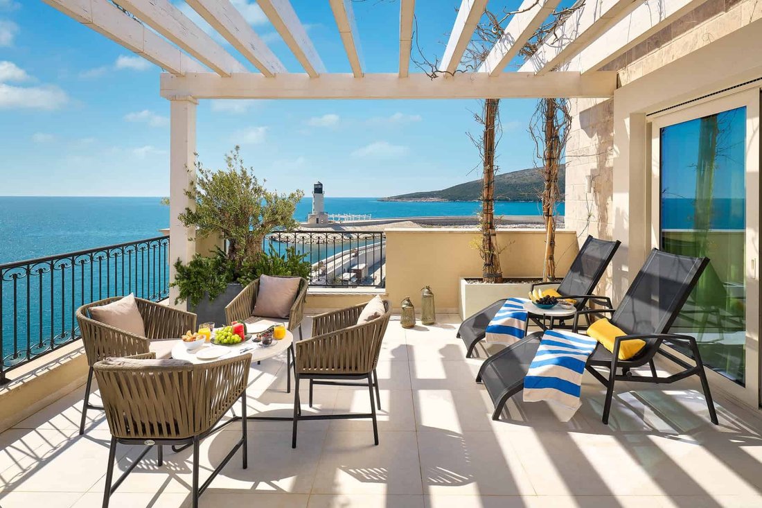 Apartment in Milovići, Tivat Municipality, Montenegro 2 - 16503898