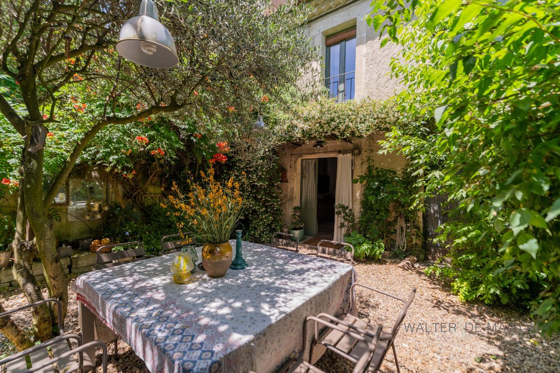 Villa in Graveson, Provence-Alpes-Côte d'Azur, France 1 - 18094080