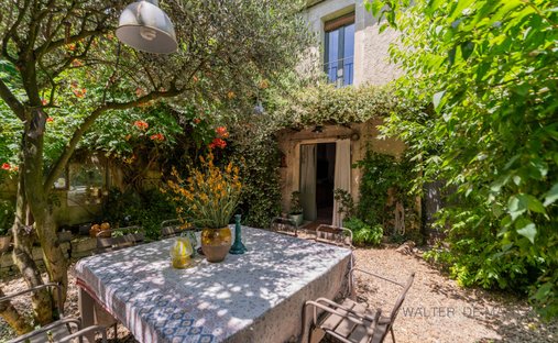 Villa in Graveson, Provence-Alpes-Côte d'Azur, France 1