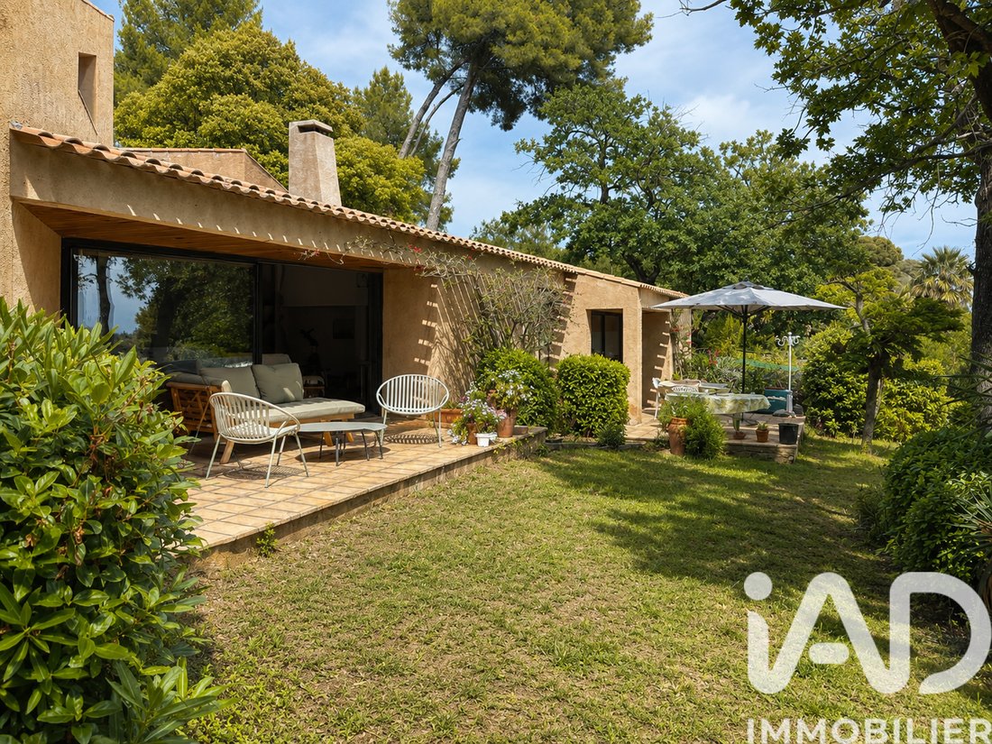 House in Hyeres, Provence-Alpes-Côte d'Azur, France 2 - 17997109