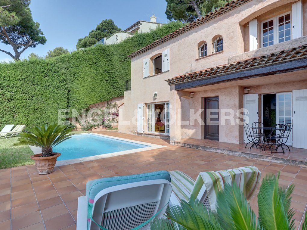 House in Èze, Provence-Alpes-Côte d'Azur, France 4 - 18093434