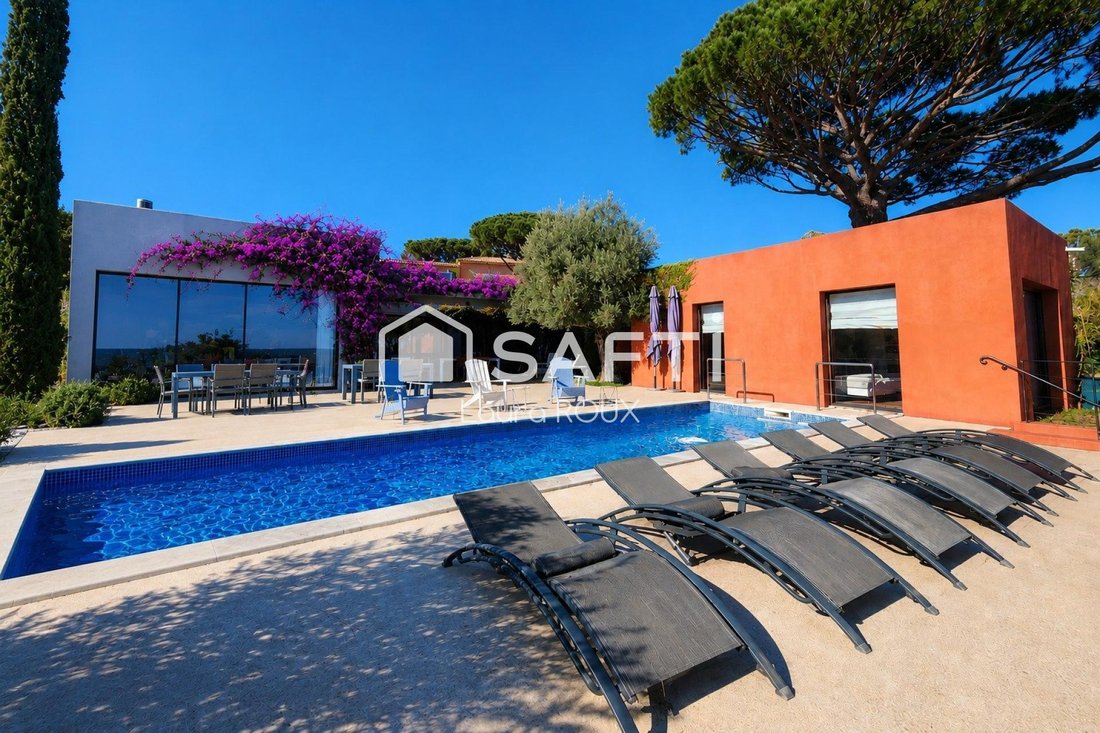 House in Nartelle-Noyer-Bellevue-bd des Sardinaux, Sainte-Maxime, France 2 - 17459546
