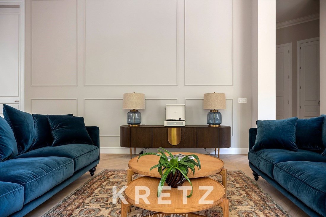 Apartment in Eixample, Barcelona, Spain 5 - 18096691