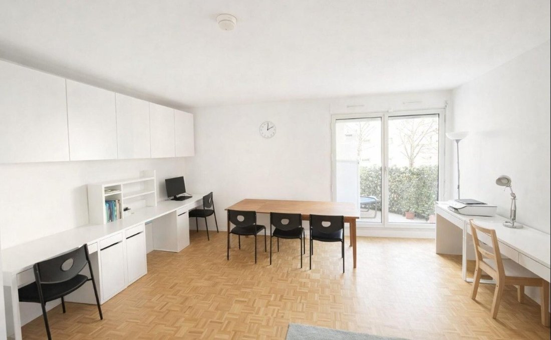 Apartment in Insurrection, Vanves, France 1 - 18100197