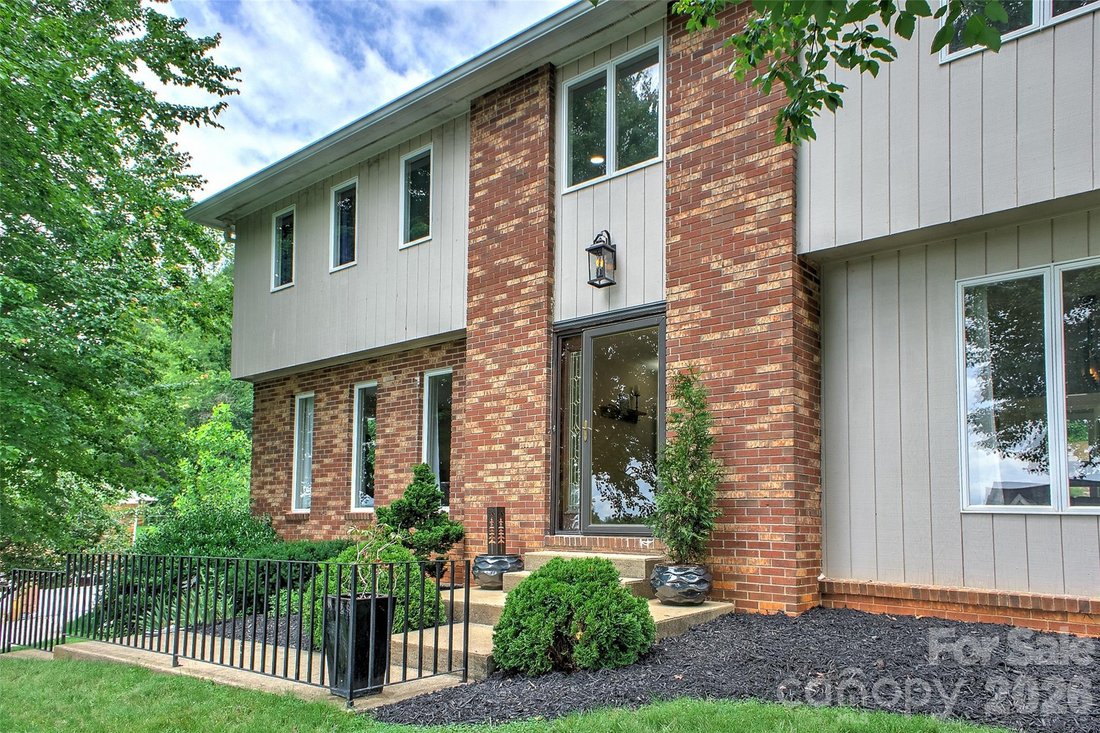 House in Asheville, North Carolina, United States 2 - 18096407