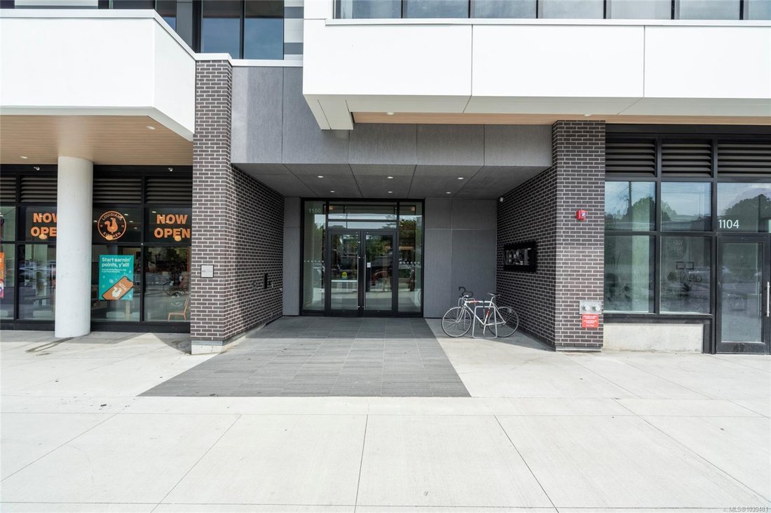 Condo in Victoria, British Columbia, Canada 2 - 18096360