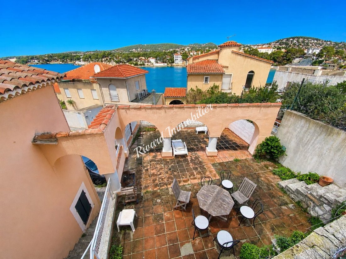 House in Bandol, Provence-Alpes-Côte d'Azur, France 3 - 18098767