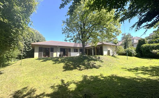 House in Champagne-au-Mont-d'Or, Auvergne-Rhône-Alpes, France 1