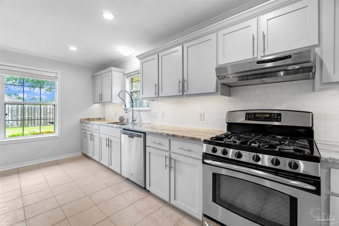 House in Pensacola, Florida, United States 4 - 18096372