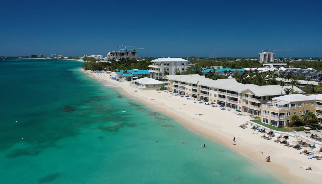 Condo in George Town, George Town, Cayman Islands 1 - 18093539