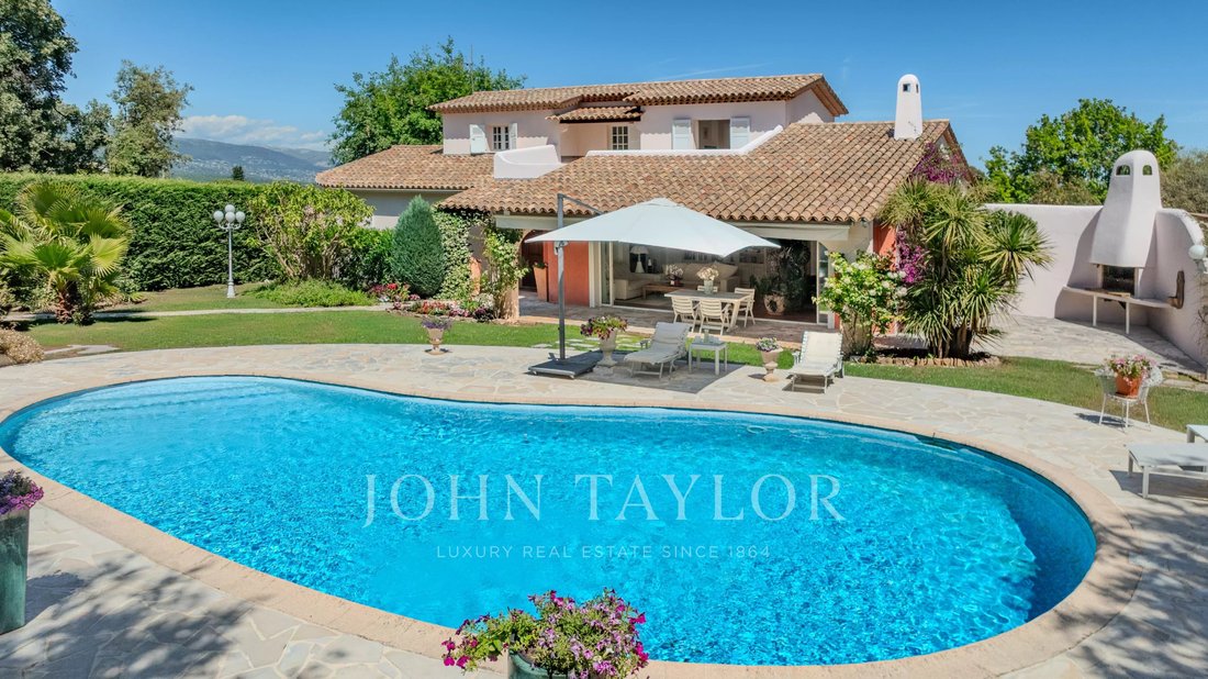 Villa in Le Rouret, Provence-Alpes-Côte d'Azur, France 1 - 18093852