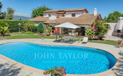Villa in Le Rouret, Provence-Alpes-Côte d'Azur, France 1