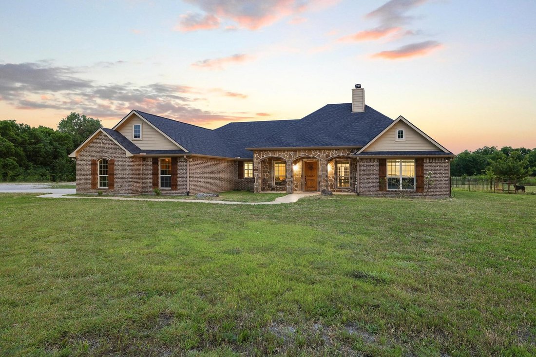 House in Trenton, Texas, United States 1 - 18101036