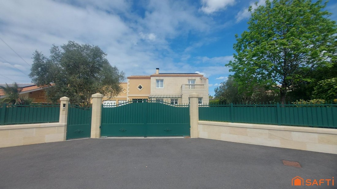 House in La Plaine, Saint-Loubes, France 2 - 17713445