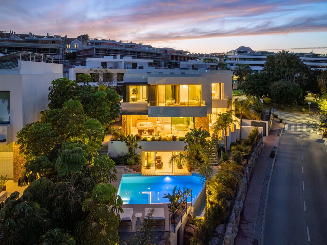 Villa in Estepona, Andalusia, Spain 2 - 18107138