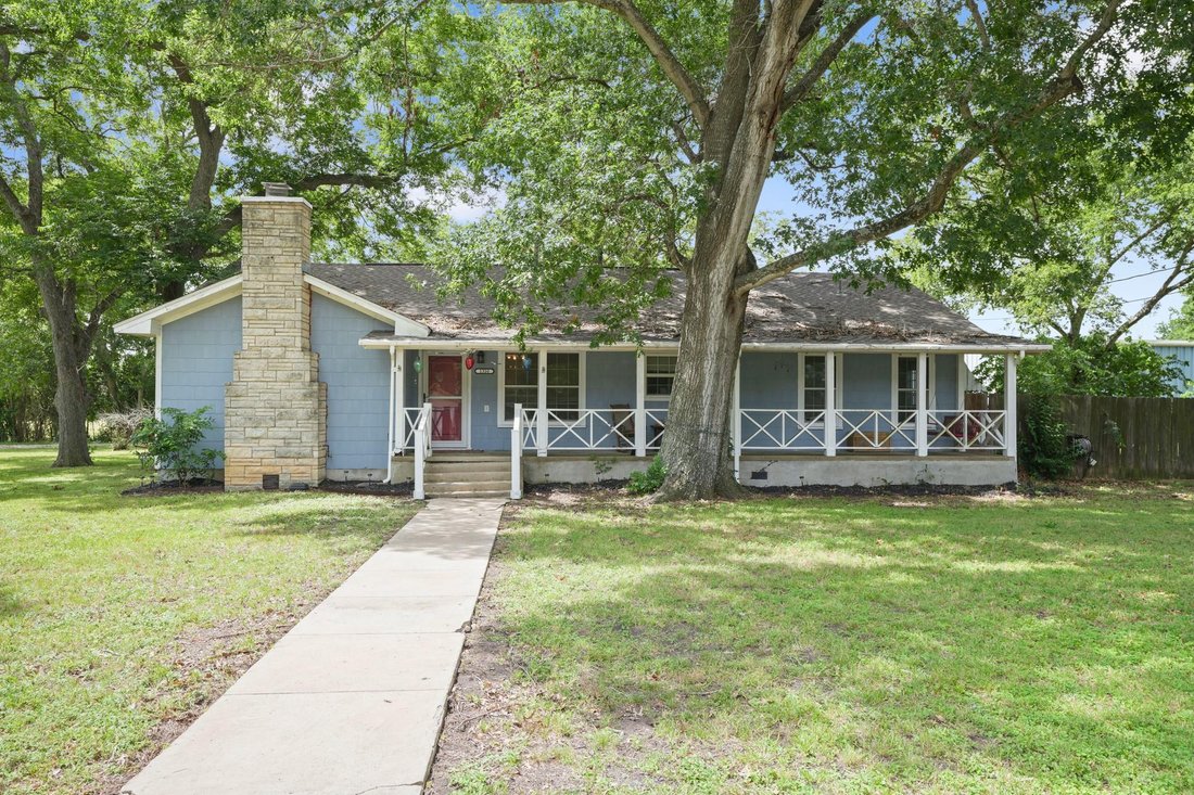 House in Lockhart, Texas, United States 1 - 18104866
