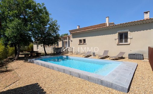 House in Saint-Saturnin-lès-Apt, Provence-Alpes-Côte d'Azur, France 1