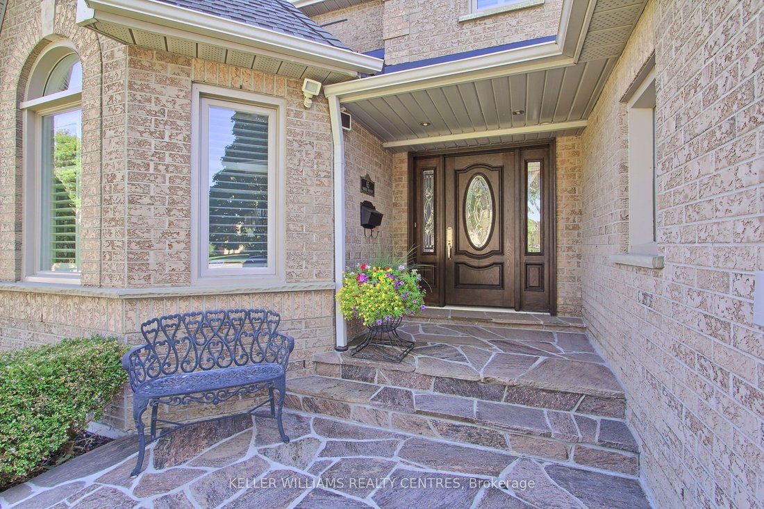 House in Aurora, Ontario, Canada 4 - 18095935
