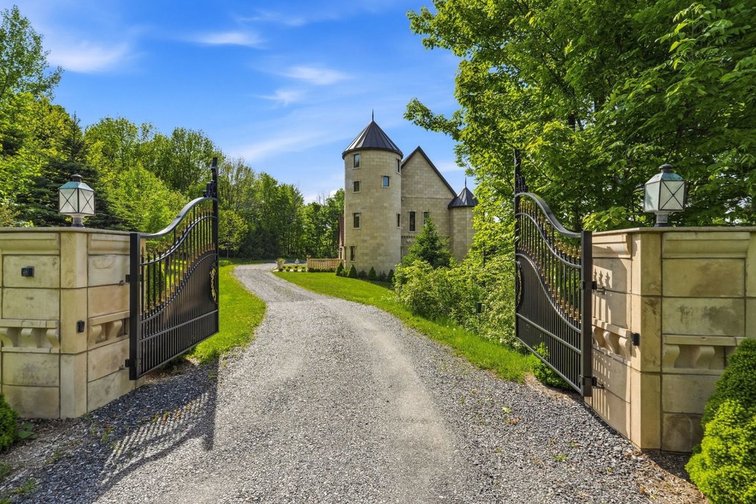 House in Lac-Brome, Quebec, Canada 4 - 18103312