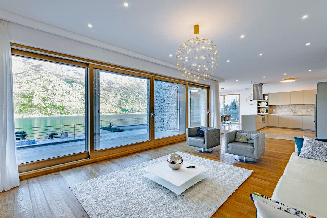 Villa in Donji Stoliv, Kotor Municipality, Montenegro 5 - 16503757