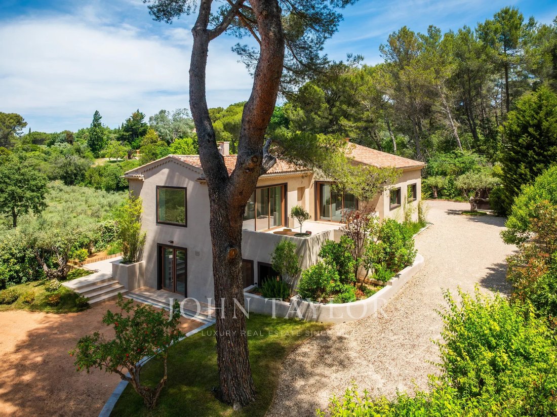 House in Est-Repentance-Les Trois Bons Dieux, Aix-en-Provence, France 1 - 18096661