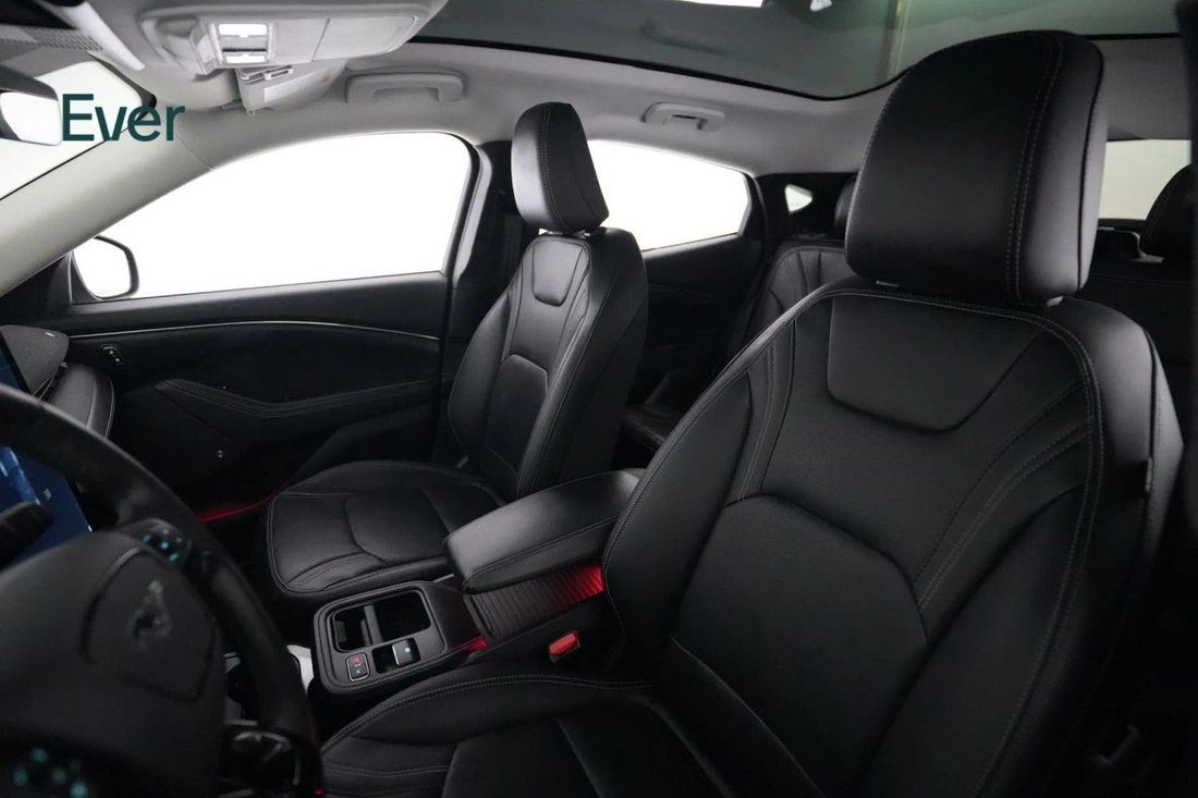 Suv in San Francisco, CA, United States 4 - 18032229