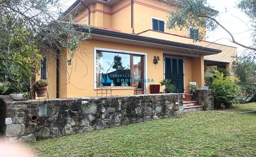 Villa in Fontia-Fossola-Fossone, Marina di Carrara, Tuscany 1