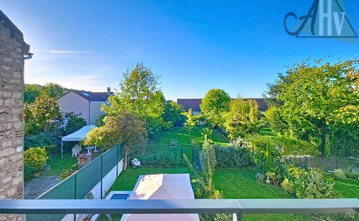 Penthouse in Jardin Parisien, Clamart, France 1