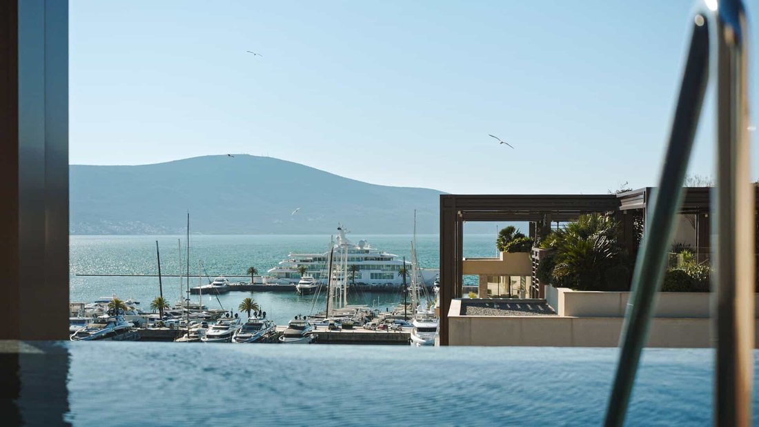 Apartment in Tivat, Tivat Municipality, Montenegro 1 - 16503914