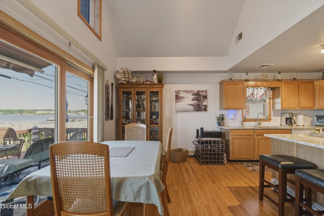 House in Saratoga Springs, New York, United States 4 - 18095821