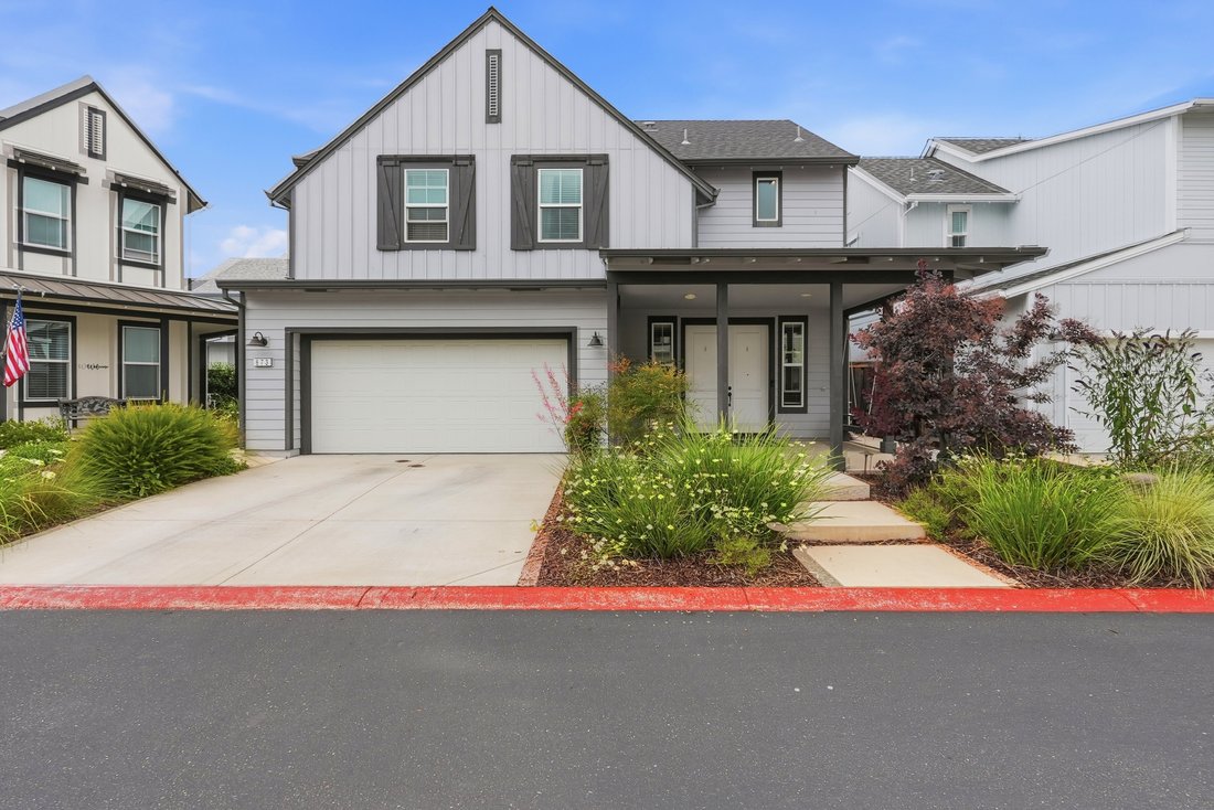Folsom, California, United States 1 - 18090745
