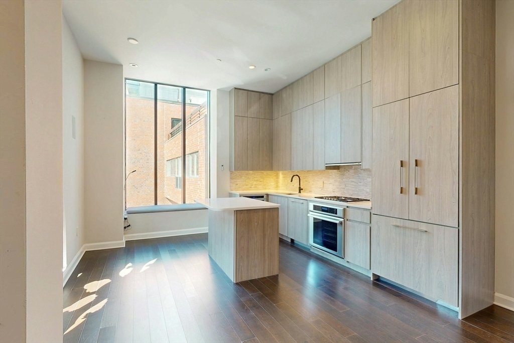 Condo in Boston, Massachusetts, United States 4 - 18103281