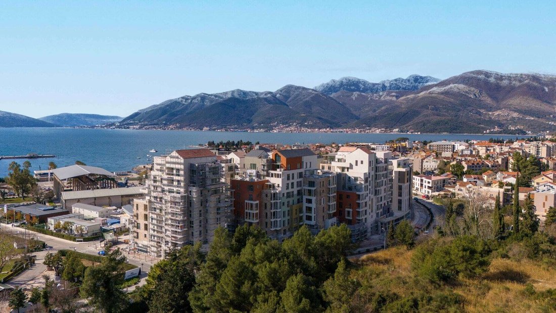 Apartment in Tivat, Tivat Municipality, Montenegro 1 - 16503817