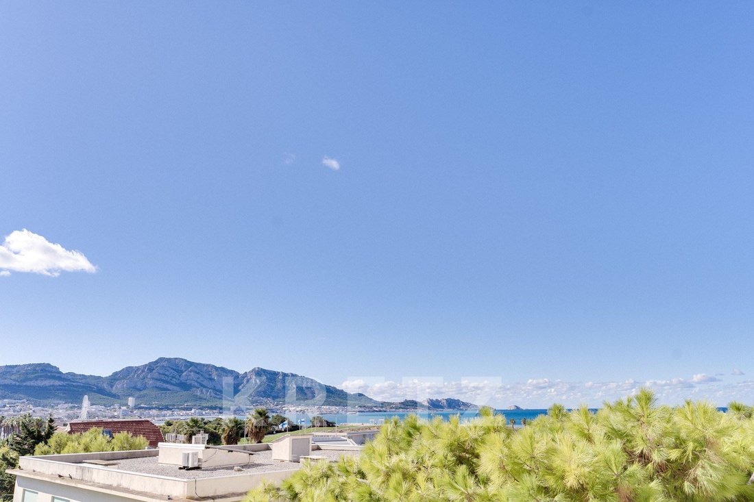 Apartment in Vieille Chapelle, 8e Arrondissement, Marseille 3 - 18103462