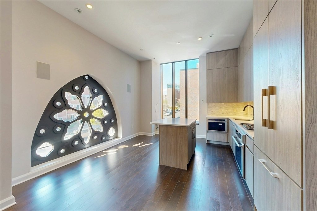 Condo in Boston, Massachusetts, United States 3 - 18103281