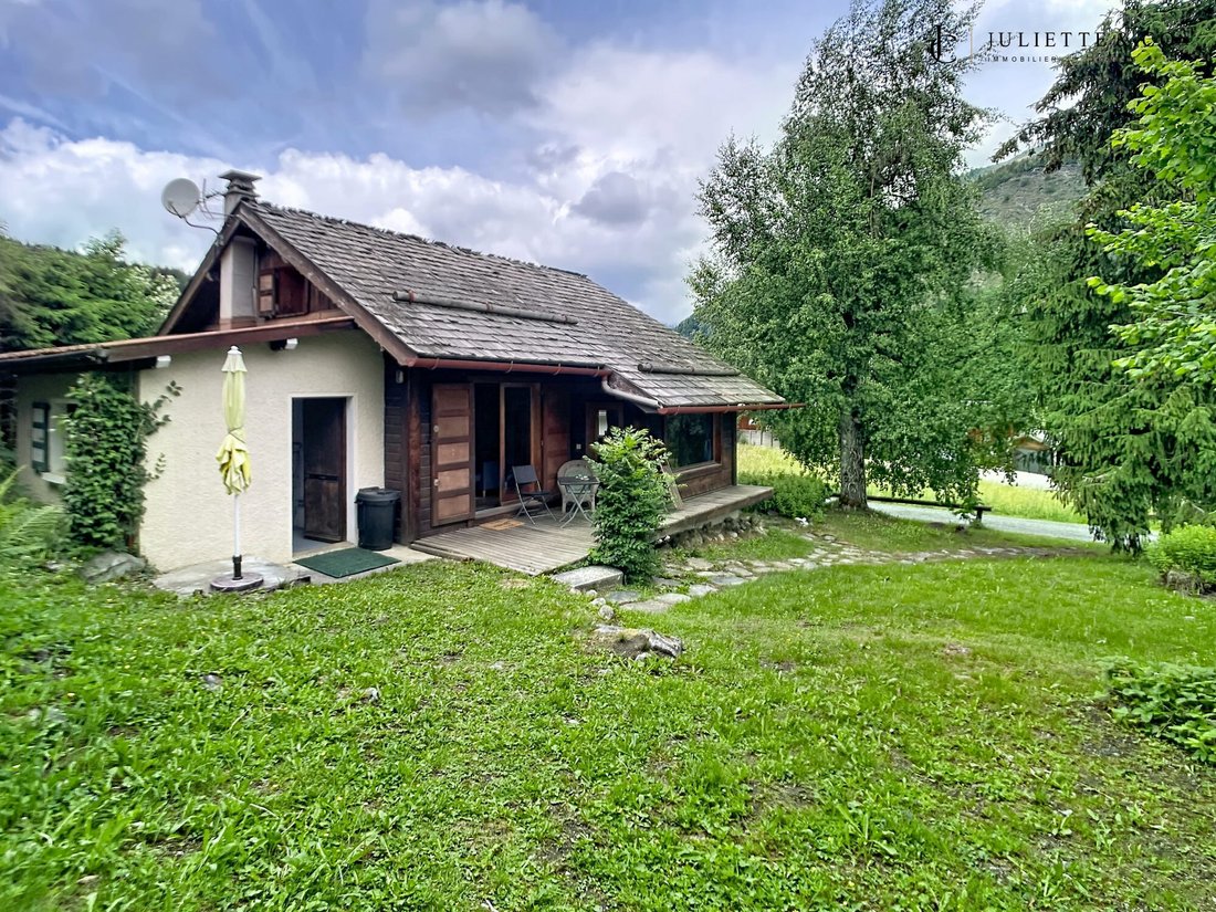 Chalet in Les Houches, Auvergne-Rhône-Alpes, France 1 - 18097673
