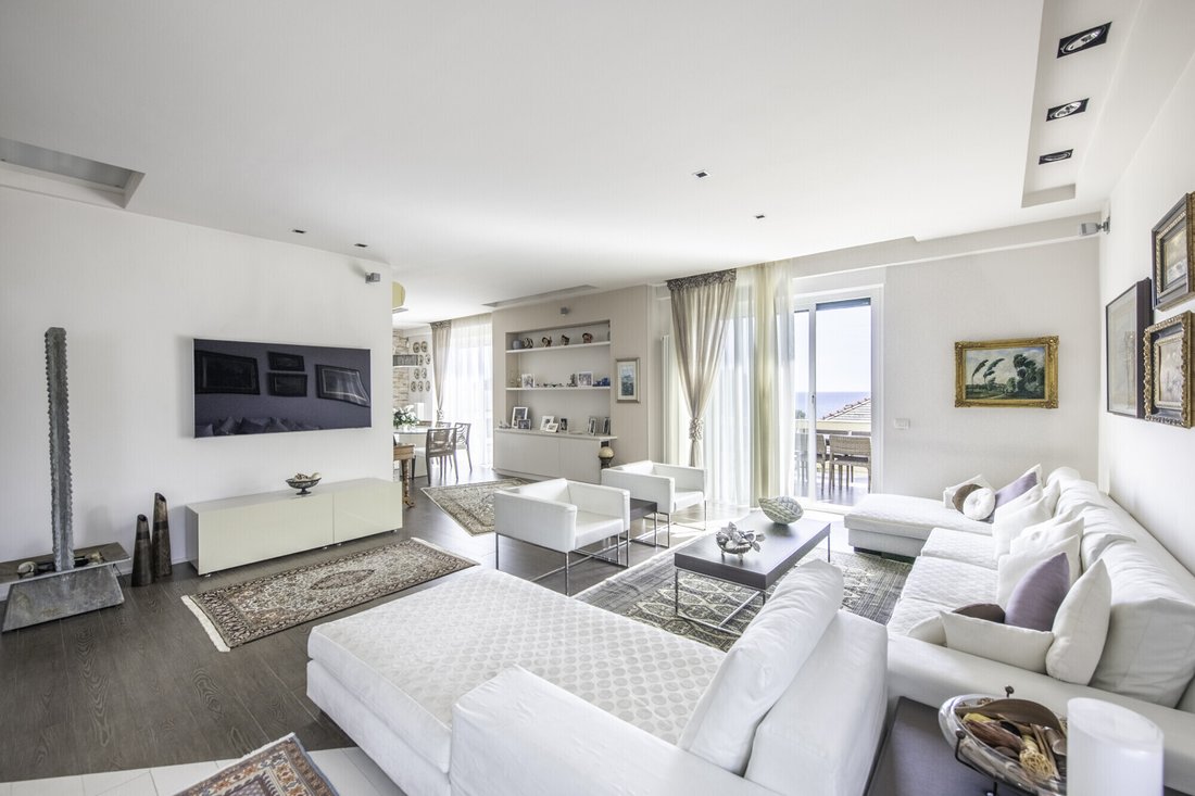 Penthouse in Levante, Genoa, Liguria 1 - 18096162