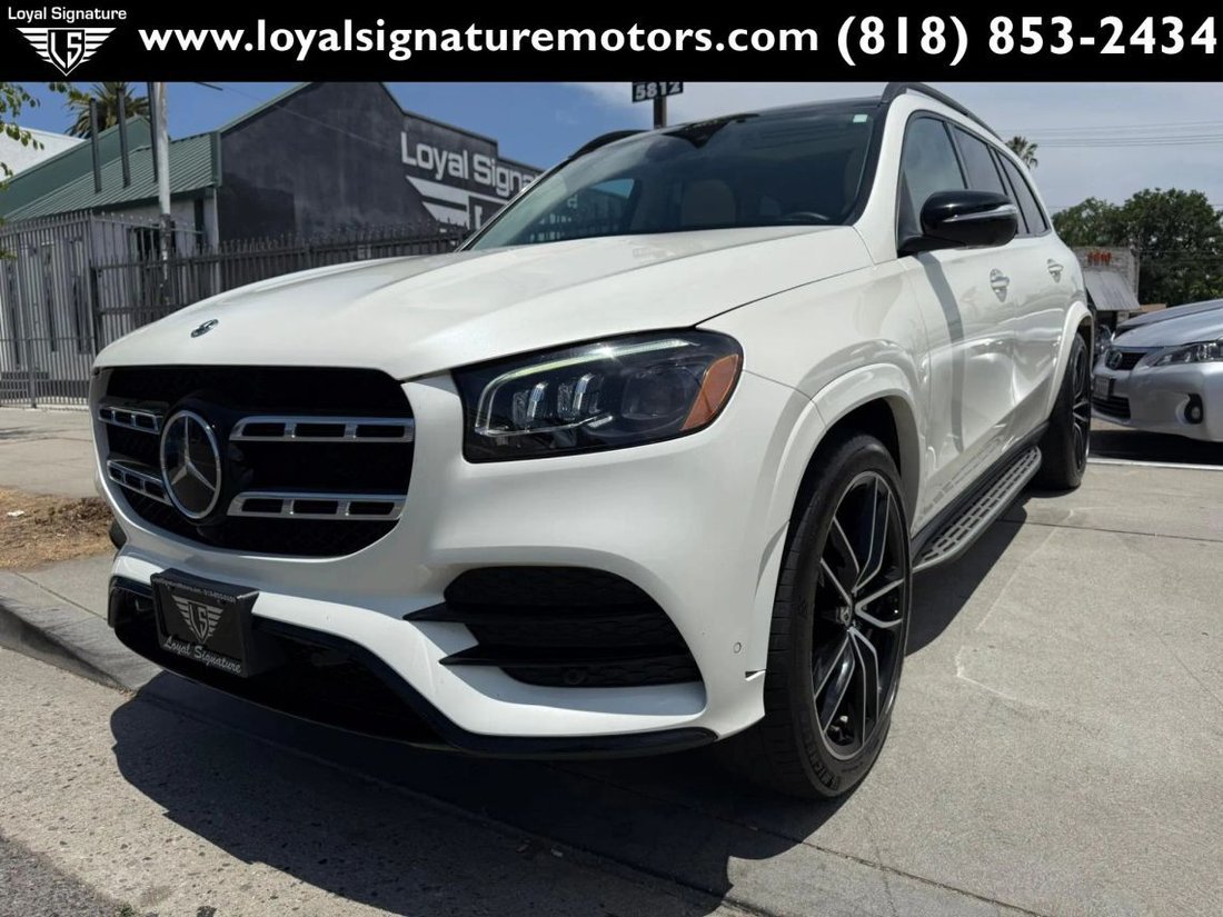 Suv in Van Nuys, CA, United States 3 - 18106668