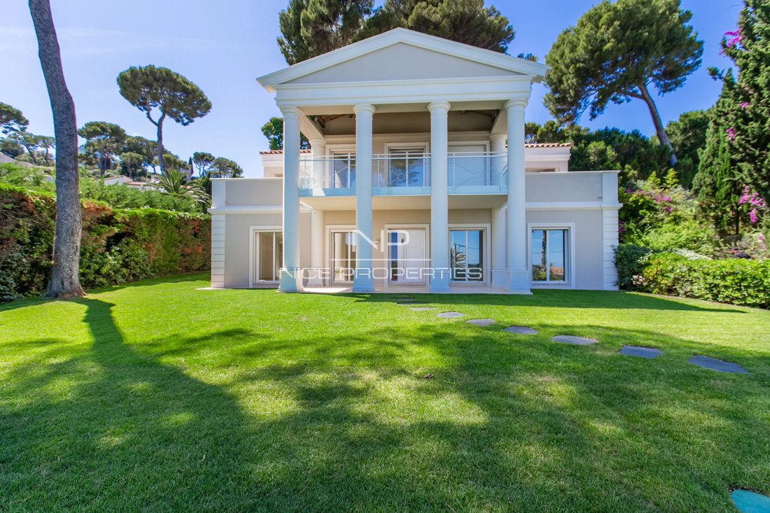 Villa in French Riviera, Provence-Alpes-Côte d'Azur, France 2 - 18093444