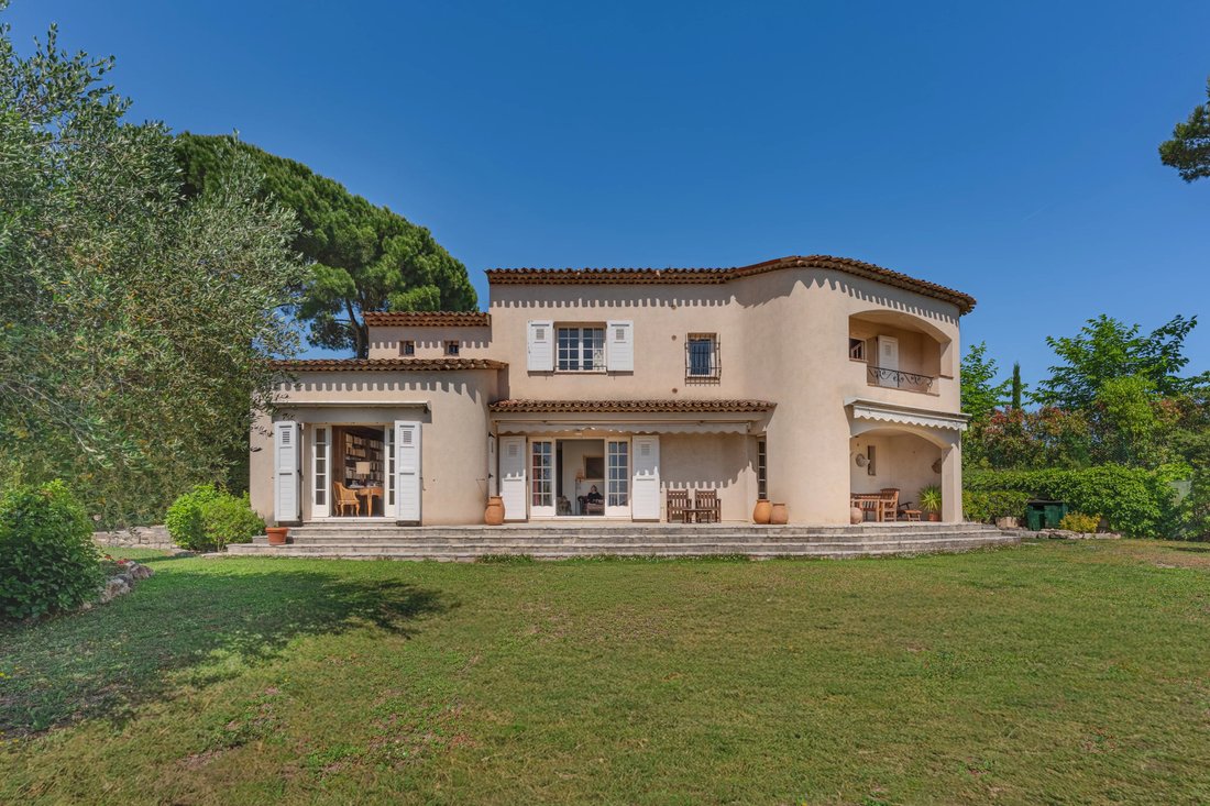 Villa in Mougins, Provence-Alpes-Côte d'Azur, France 3 - 18093870