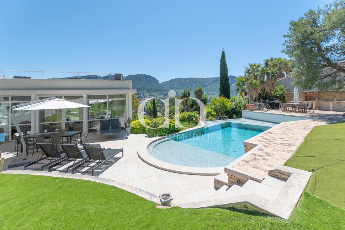House in Cassis, Provence-Alpes-Côte d'Azur, France 1 - 18107283