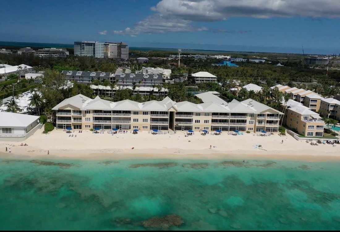 Condo in George Town, George Town, Cayman Islands 2 - 18093539